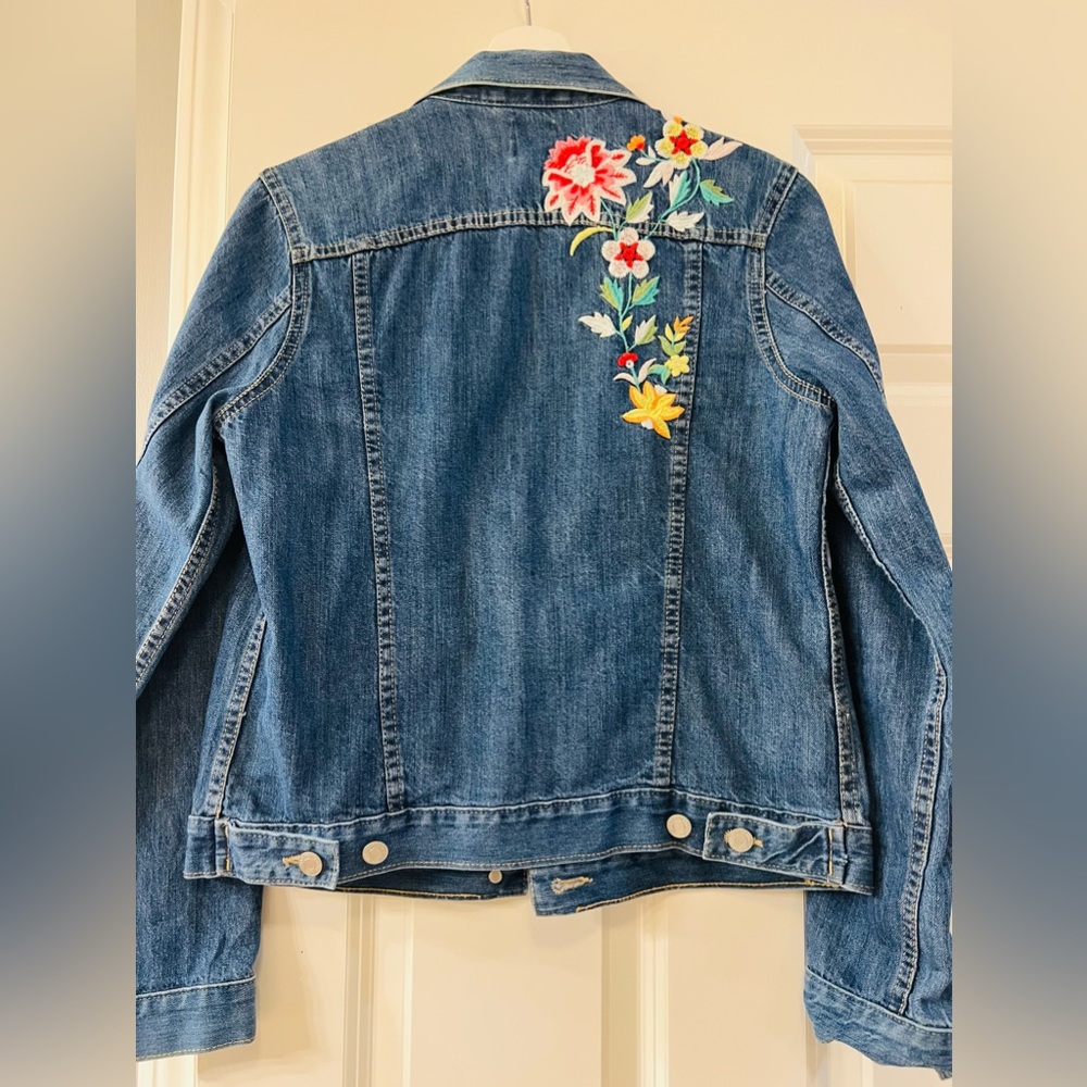 Jacket - Picture 2 of 4
